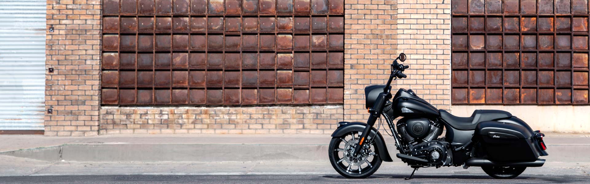 Attire l’attention. Maîtrise la route.